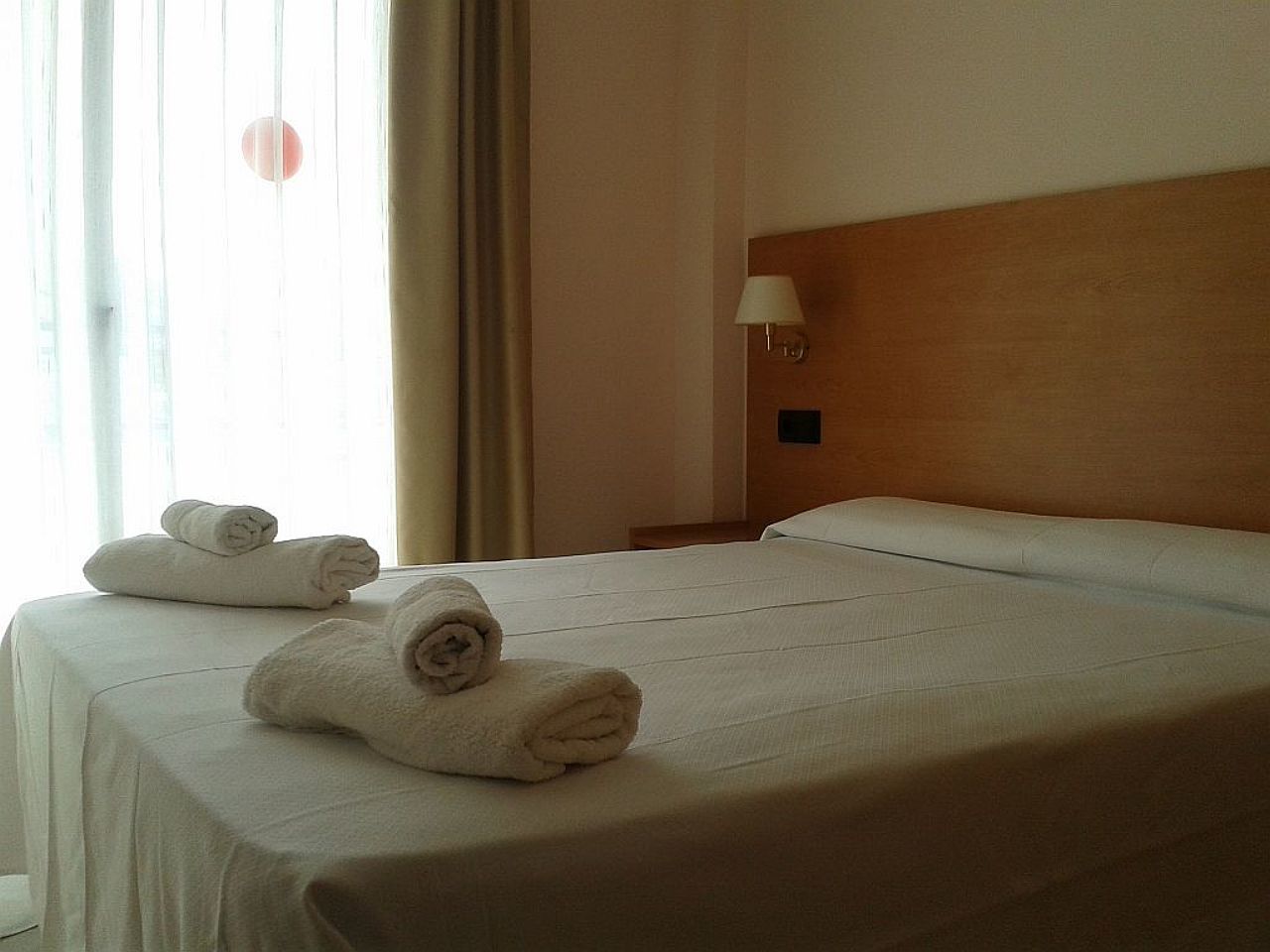 Bay Hotel Roses Ngoại thất bức ảnh